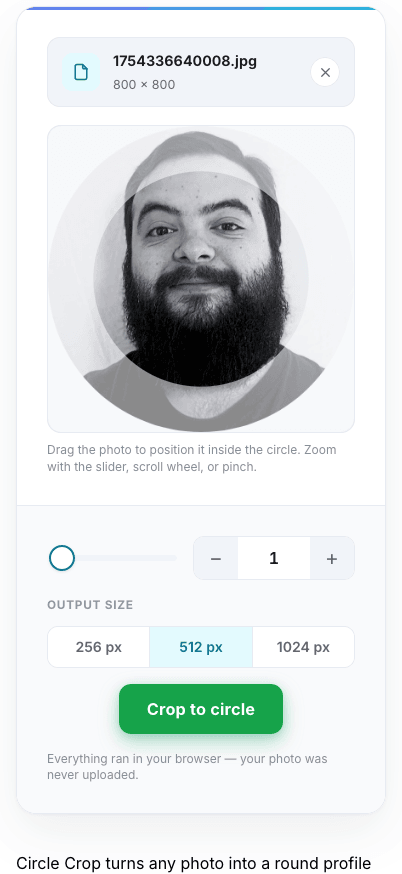 Simple Tool Stack on mobile: the Circle Crop tool with a photo in a circular frame and output size options